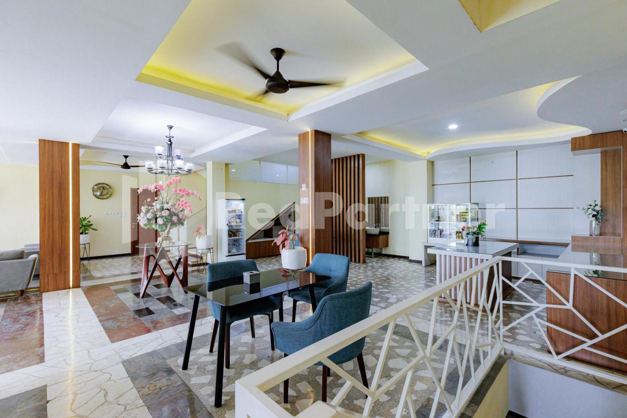 De Malang Sweet Homestay Syariah Mitra Reddoorz Exteriör bild