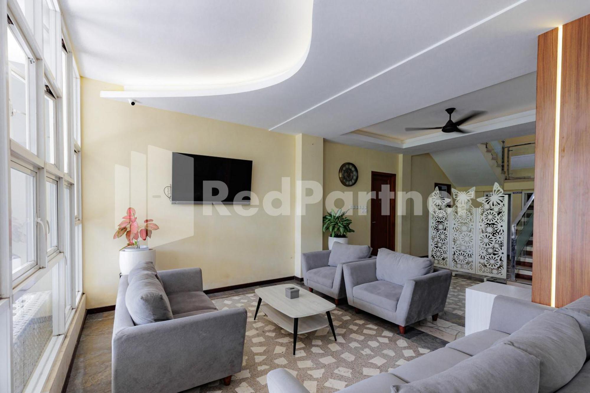 De Malang Sweet Homestay Syariah Mitra Reddoorz Exteriör bild