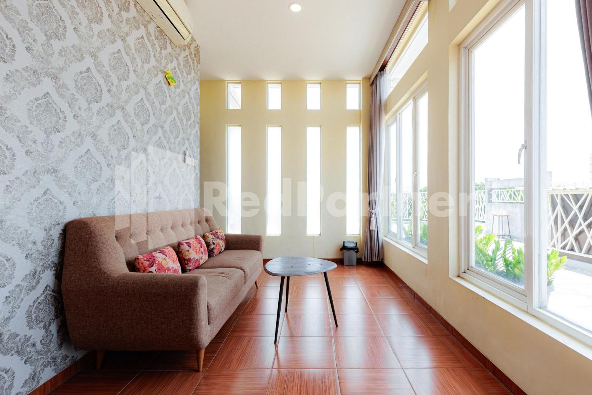 De Malang Sweet Homestay Syariah Mitra Reddoorz Exteriör bild