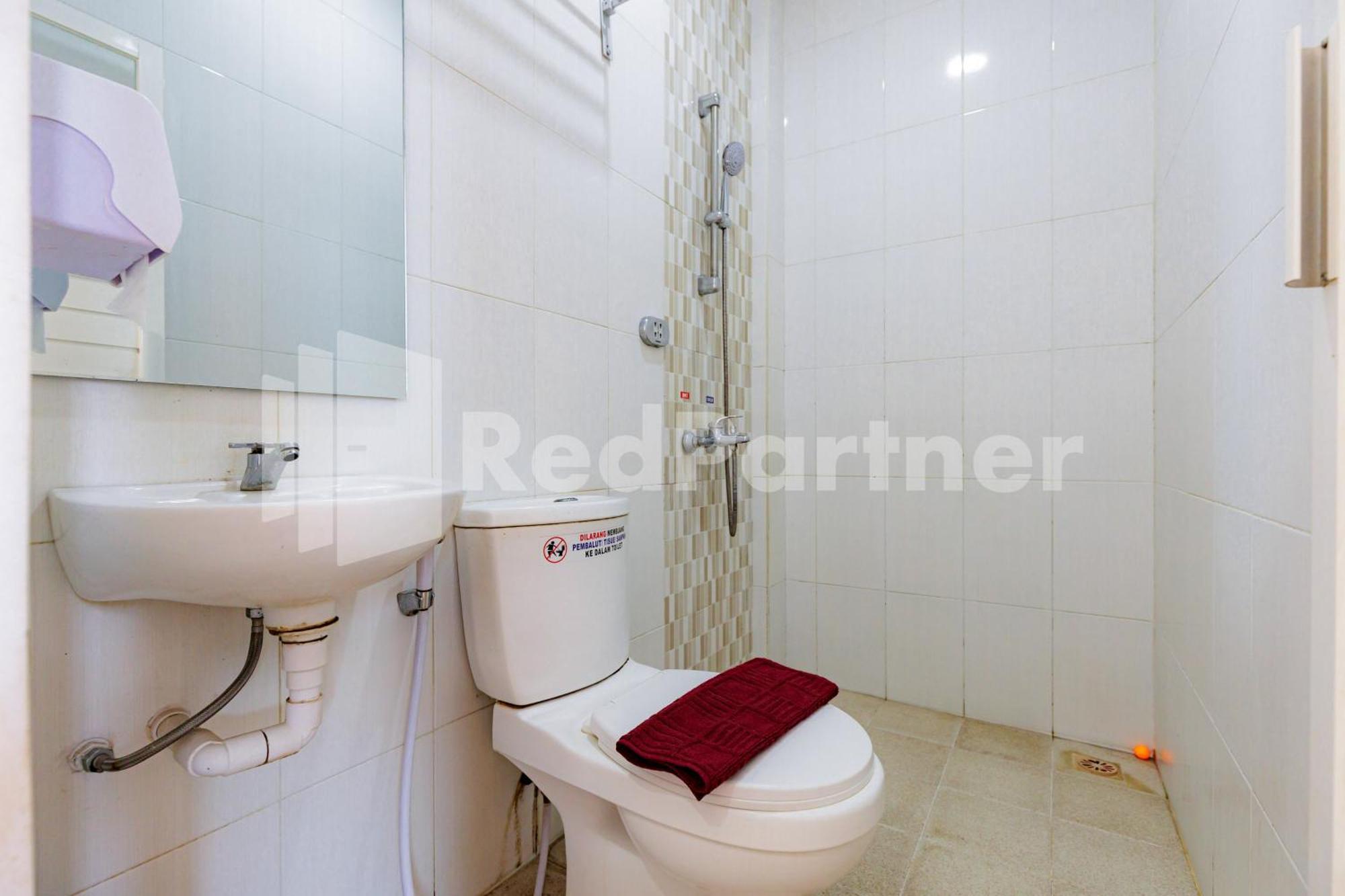 De Malang Sweet Homestay Syariah Mitra Reddoorz Exteriör bild